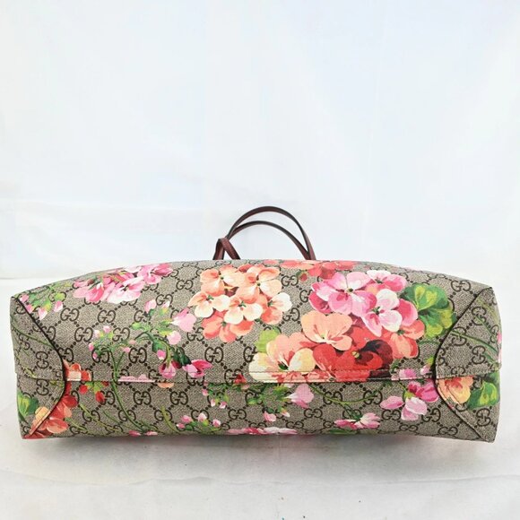 GUCCI Blooms Printed GG Reversible Tote Bag bsj870-102325 - Picture 7 of 16